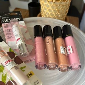 REVLON Shiny Lips 4 glosses,1 scrub , 1 balm $15